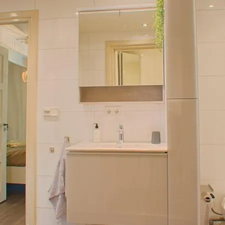 Guesthouse Valkenswaard Pensión 4*